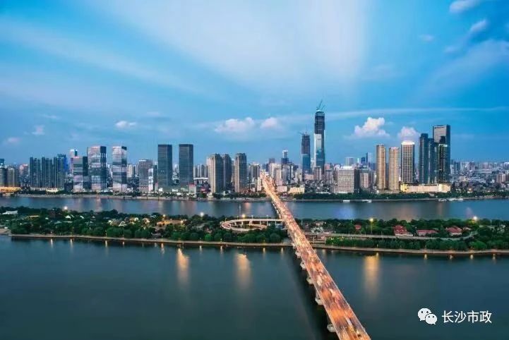 以城市，見未來；與城市，共成長